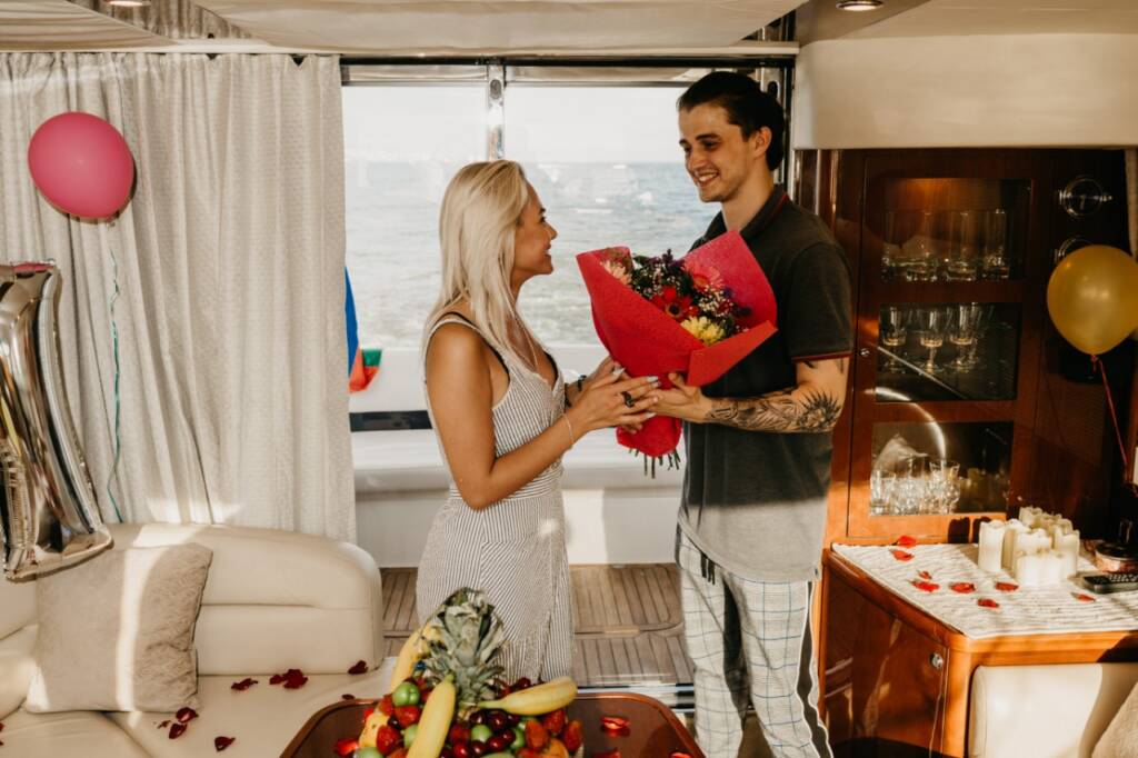 Bakıda yaxtada tədbir,yaxta icarəsi Bakı,ad günü yaxta Bakı,evlilik təklifi Bakı,yaxta gender reveal,yaxta korporativ,yaxta Bakı BakuYachts paket