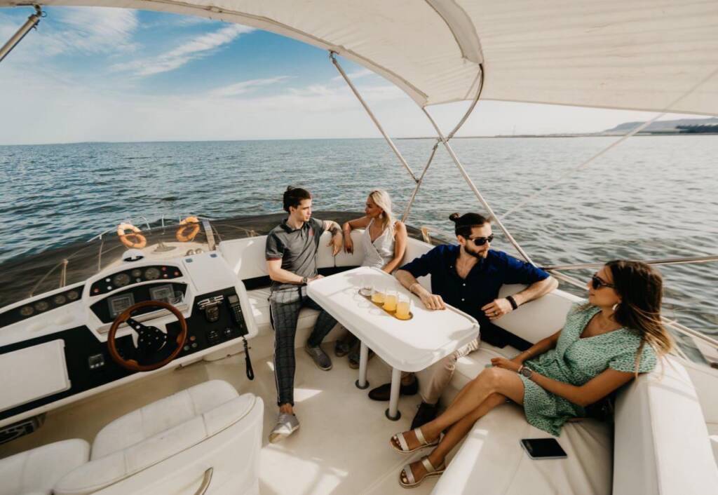 Bakıda yaxtada tədbir,yaxta icarəsi Bakı,ad günü yaxta Bakı,evlilik təklifi Bakı,yaxta gender reveal,yaxta korporativ,yaxta Bakı BakuYachts paket