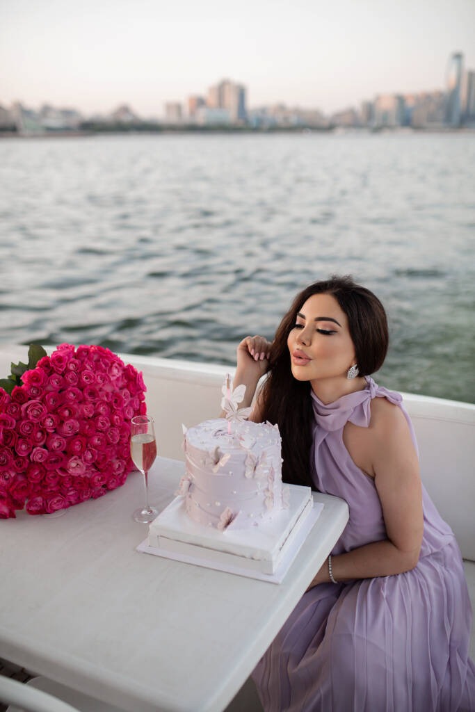 Bakıda yaxtada tədbir,yaxta icarəsi Bakı,ad günü yaxta Bakı,evlilik təklifi Bakı,yaxta gender reveal,yaxta korporativ,yaxta Bakı BakuYachts paket