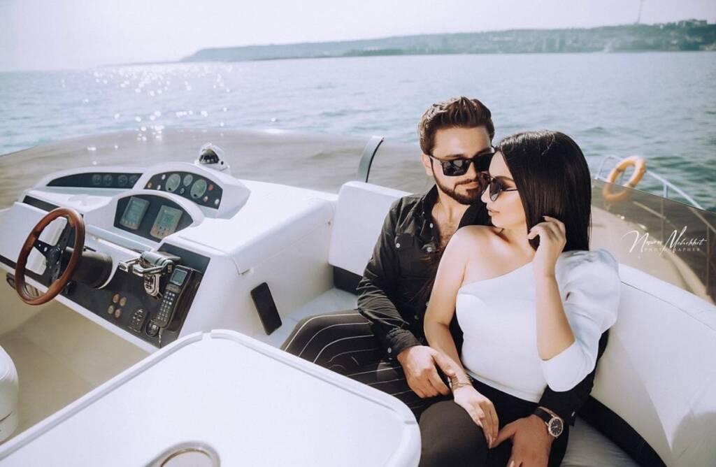 фотосессия на яхте, золотой час Баку, golden hour яхта, аренда яхты Баку, съёмка на яхте, BakuYachts, Каспийское море фото

